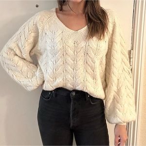 Abercrombie v-neck cable knit sweater
